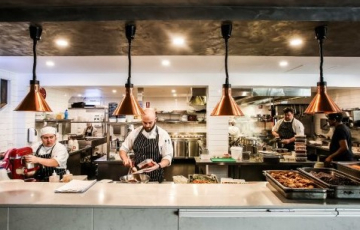 Blog - Pros and Cons of Open Restaurant Kitchens